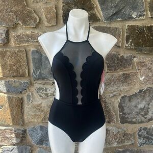 Vanilla/Beach Black One-Piece Swimsuit with Sweetheart Neckline